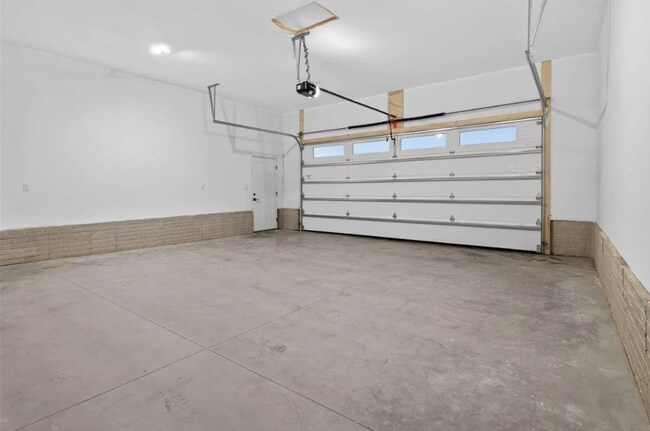 Building Photo - 1513 Prairie Dr