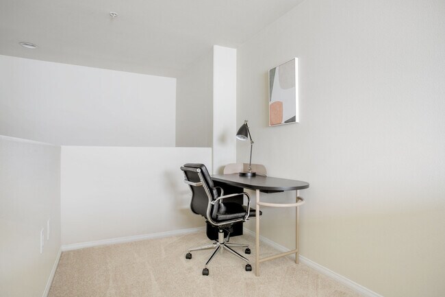 Building Photo - 5535 Westlawn Ave