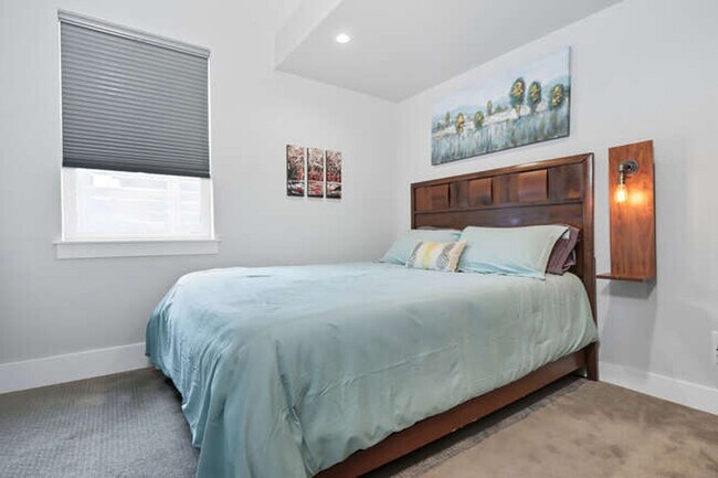 Building Photo - Charming City Living Near Downtown Denver ...