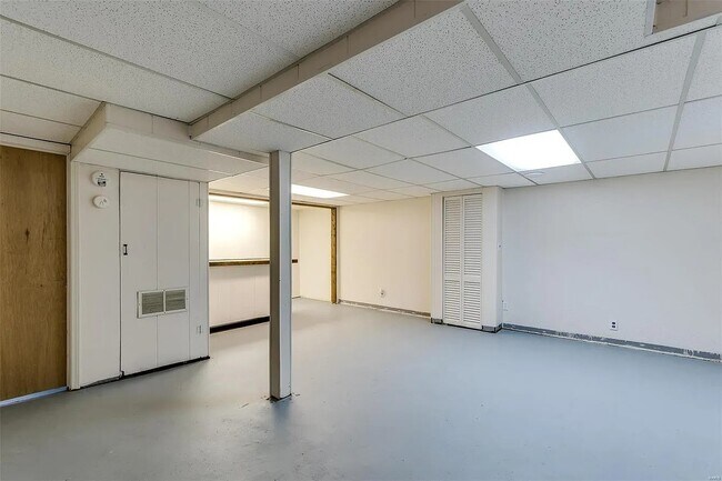 Building Photo - 10860 St Francis Ln