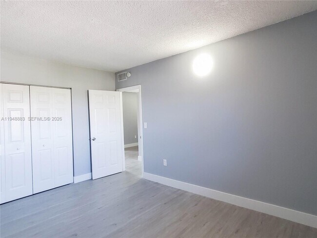 Building Photo - 1265 W 24th St