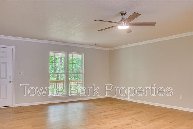 Building Photo - 746 Hamilton Rd