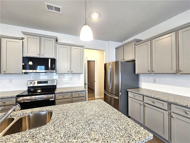 Building Photo - 338 Lanier Cir