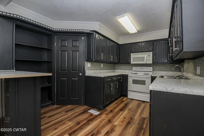 Building Photo - 211 Beth Dr