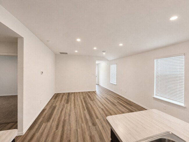 Building Photo - 1135 Sultana Spgs Ct
