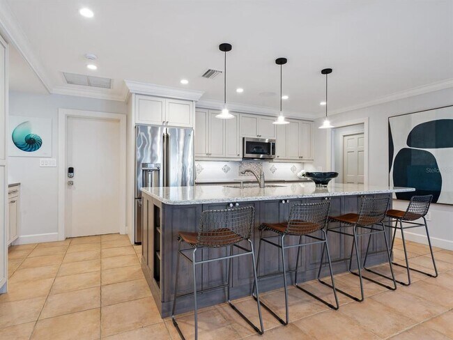 Building Photo - 606 Owl Way