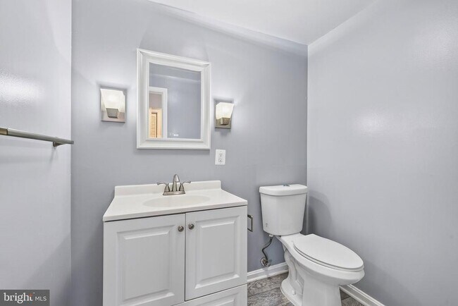 Building Photo - 8110 Springfield Village Dr