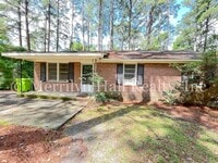 Building Photo - Updated 3 Bedroom home with Luxury Vinyl P...