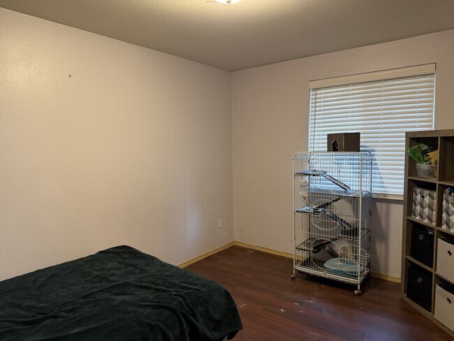 Building Photo - 1310 SE Fireweed Rd