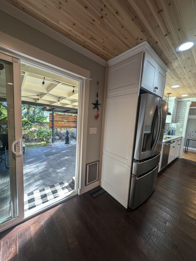 Building Photo - Stunning 4-Bedroom Home in Desirable Central Kitsap Location