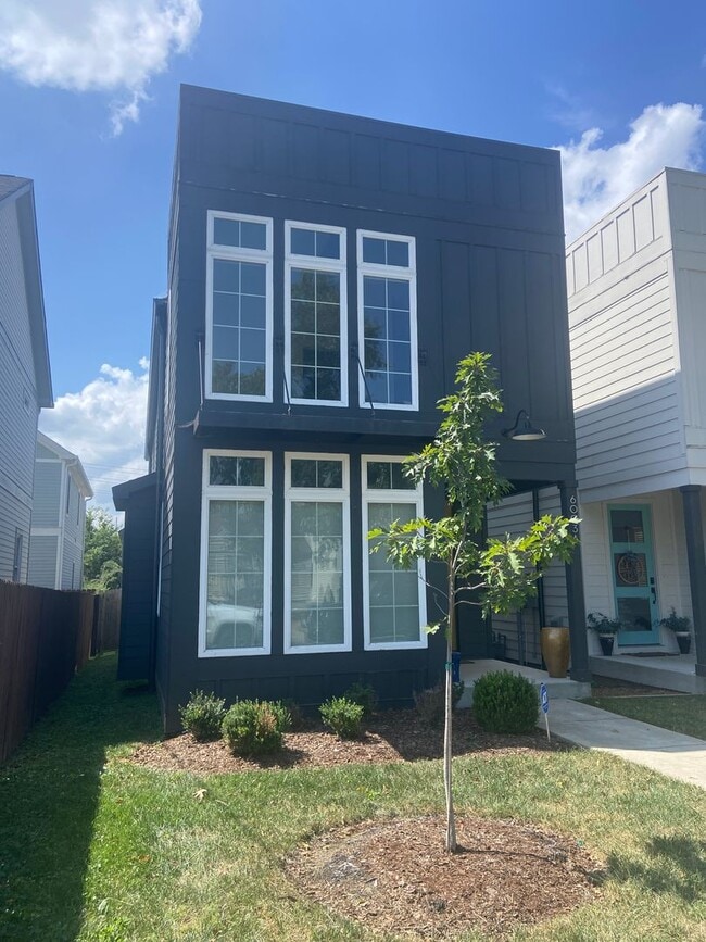 Building Photo - 6003 Pennsylvania Ave