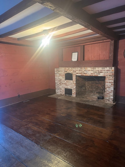 Building Photo - 766 Washington St