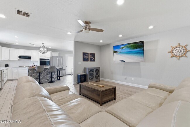 Building Photo - 2530 N 68th Pl