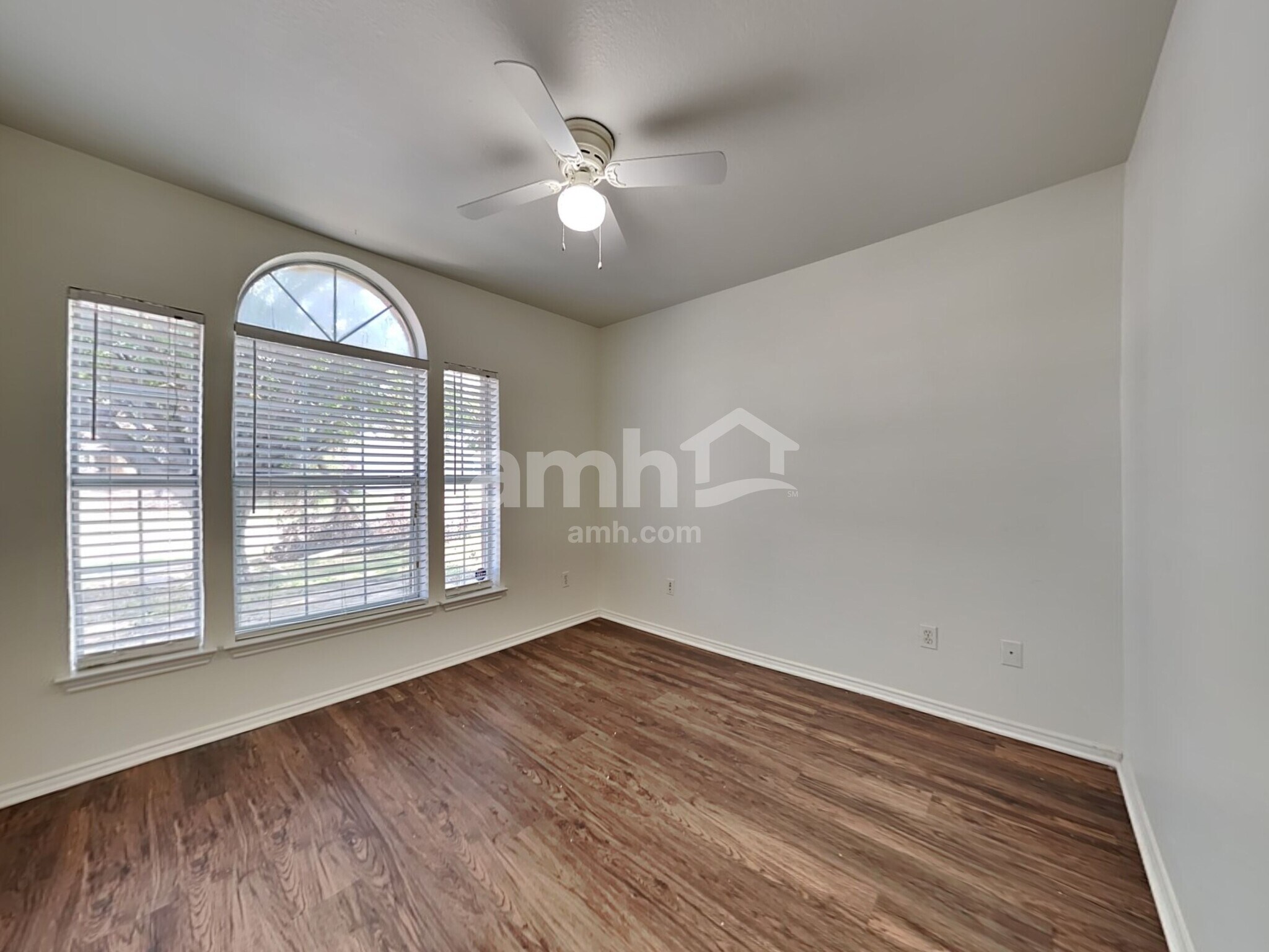 Building Photo - 223 Lake Texoma Dr