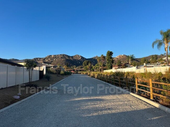 Building Photo - 1360 Gary Ln