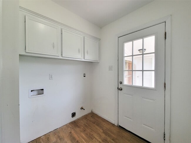 Building Photo - 13406 Glen Erica Dr