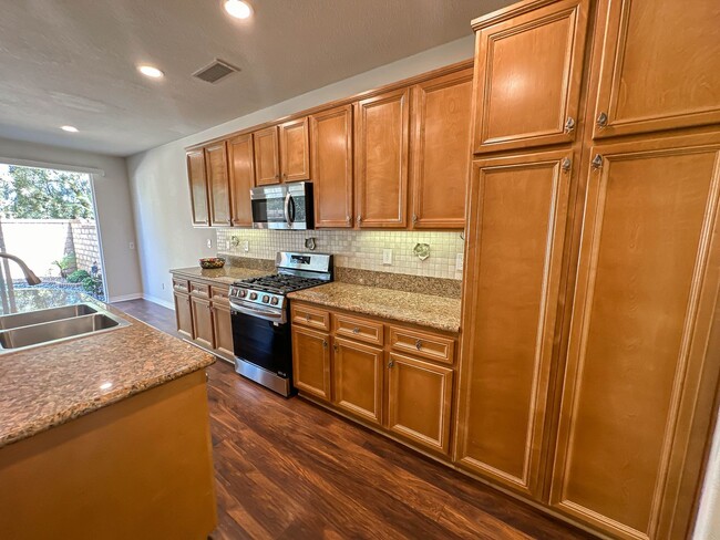Building Photo - COMING SOON! Bella Ventana 3 Bedroom Home ...