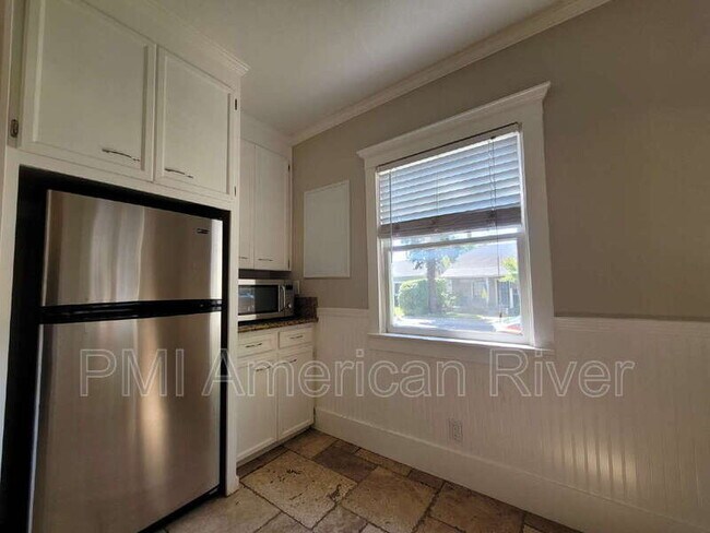 Building Photo - 2153 7th Ave