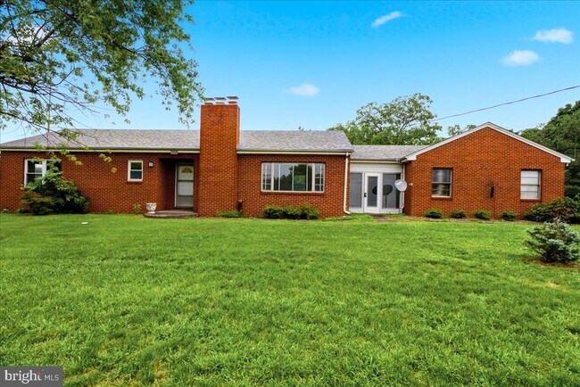 Building Photo - 3044 N Frederick Pike