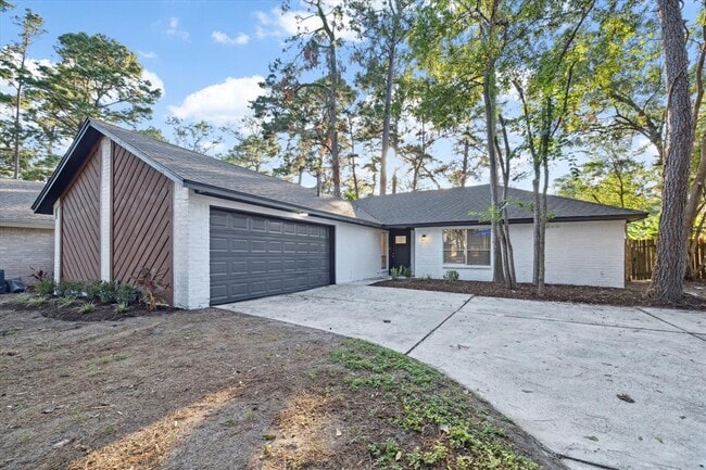 Primary Photo - 22811 Cranberry Trail