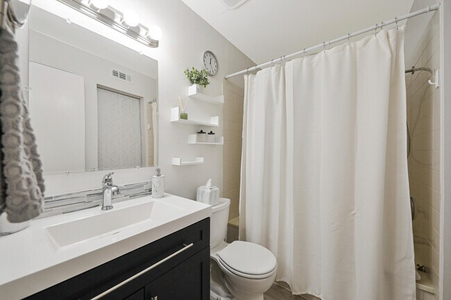 Building Photo - 78347 Terra Cotta Ct