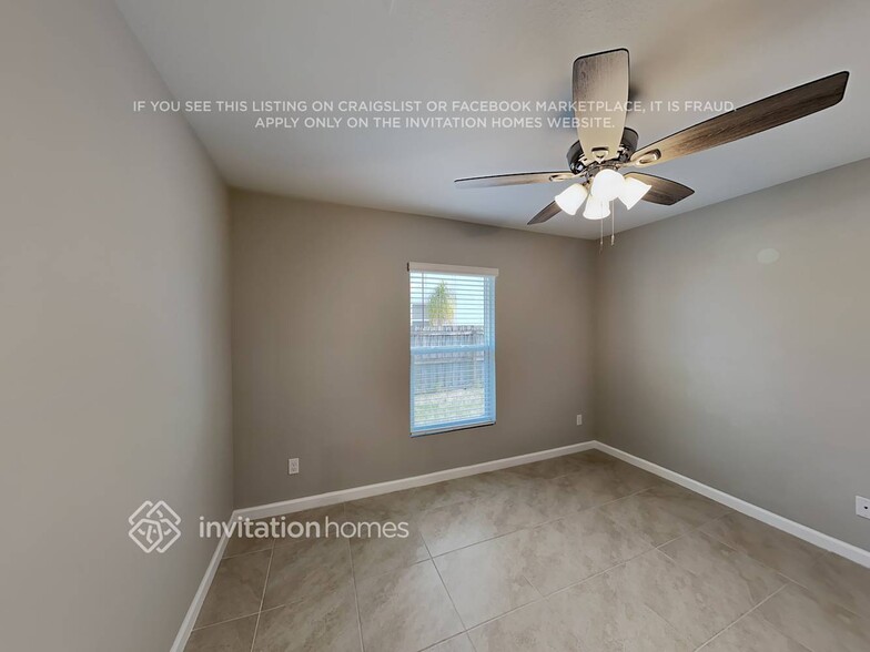 Building Photo - 1762 SW Airoso Blvd