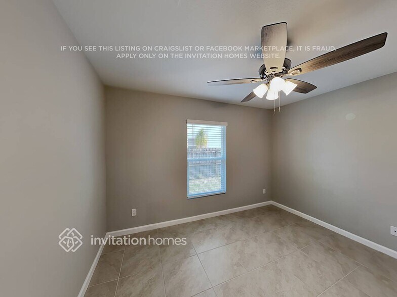 Building Photo - 1762 SW Airoso Blvd