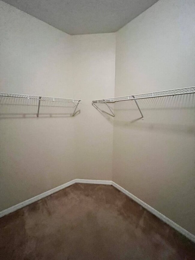 Building Photo - $200 off 1st mo rent! NEWBURY PARK -9157 L...