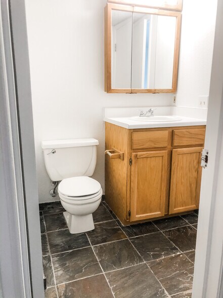 Building Photo - 3250 Oneal Cir
