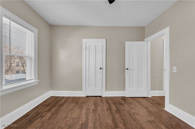 Building Photo - 11913 Buckingham Ave