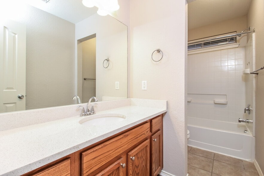 Building Photo - 1820 Marlin Dr