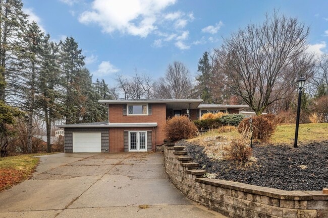 Building Photo - Updated 3BR Home with Central Air & Finished Walk-Out Basement - Sewickley, PA