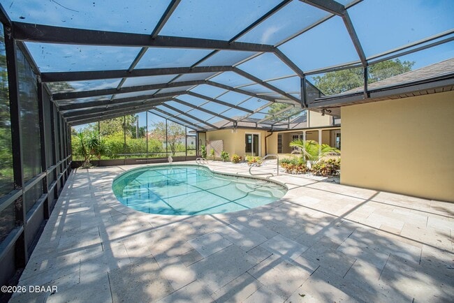 Building Photo - 864 S Beach St