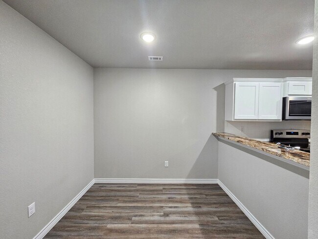 Building Photo - 230 N Mary Jo Dr