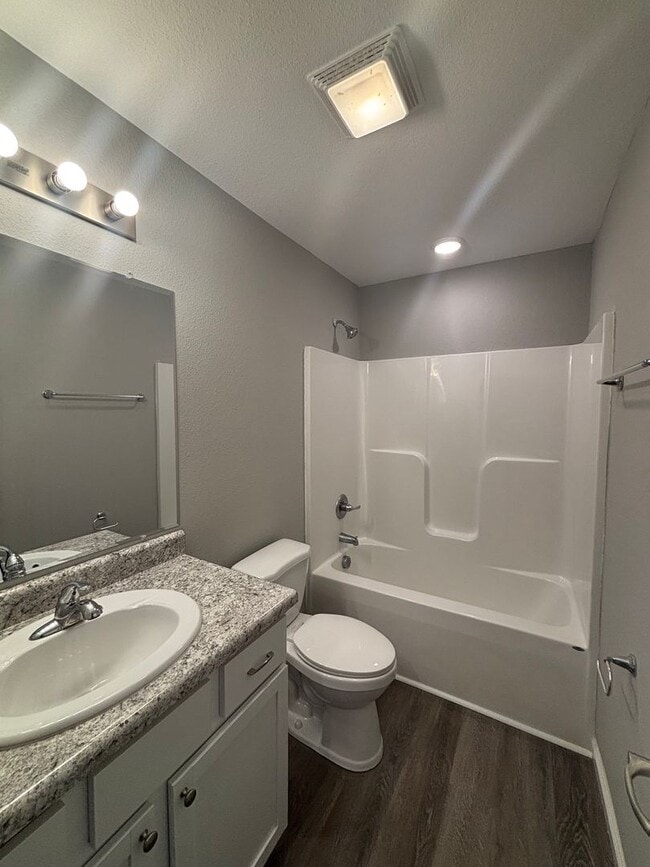 Building Photo - Beautiful 3BR/2BA Home in Peaceful Sevierv...