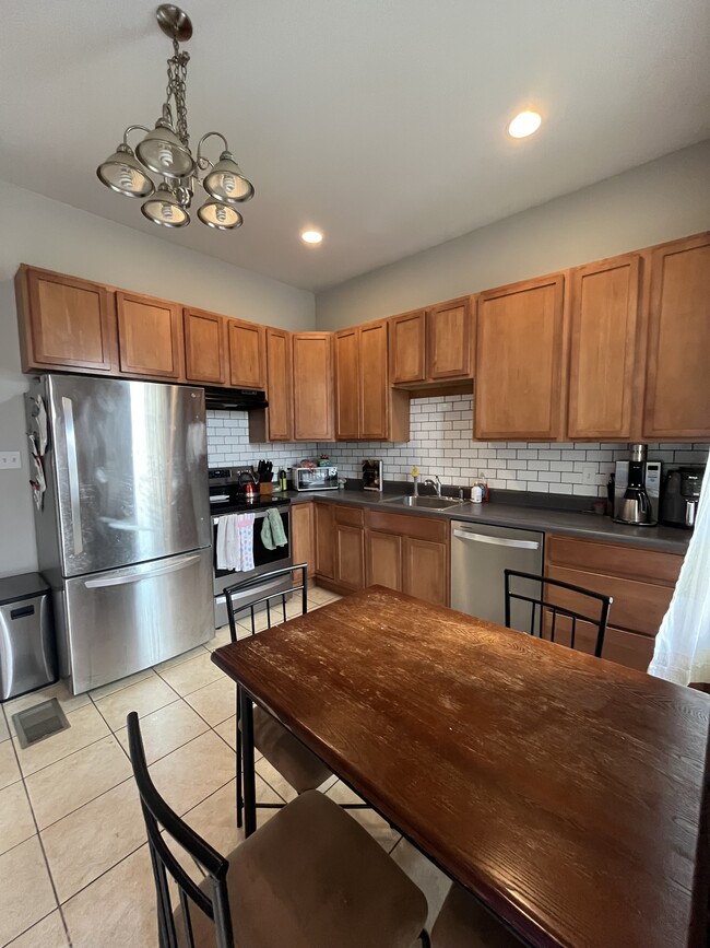 Kitchen - 3240 Missouri Ave