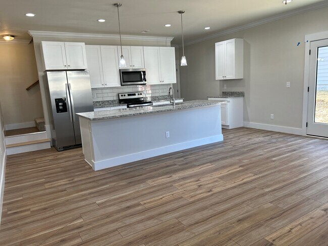 Building Photo - 1742 Arbor Hills Dr SE