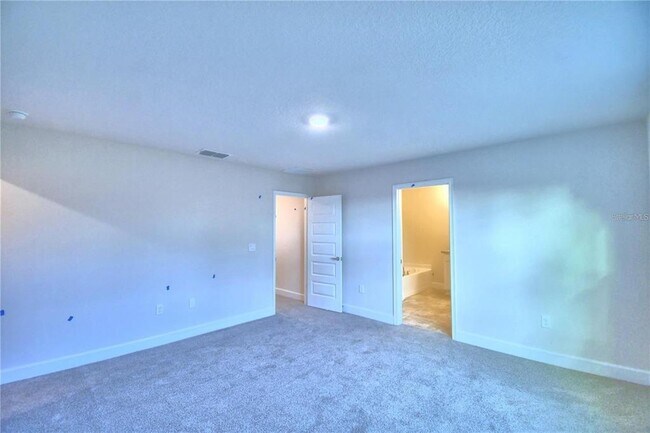 Building Photo - 906 Sofia Ln