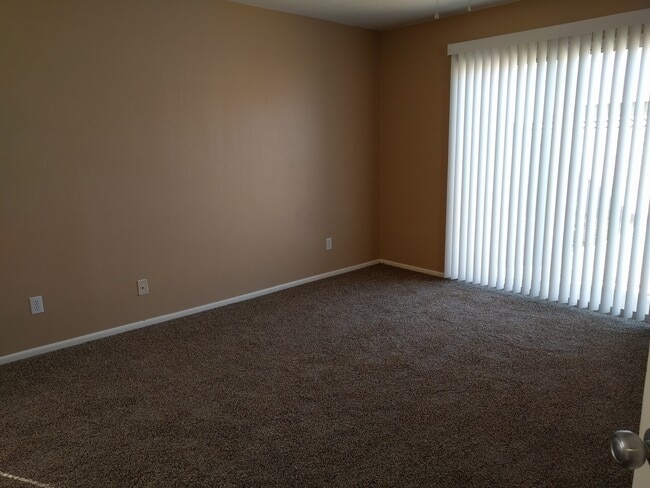 Building Photo - 848 Jeri Ln