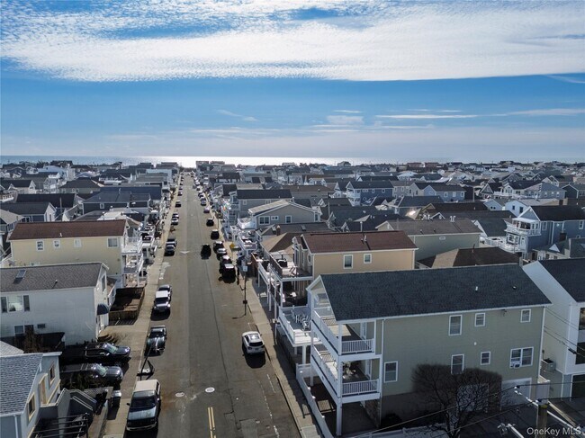 Building Photo - 105 Arizona Ave