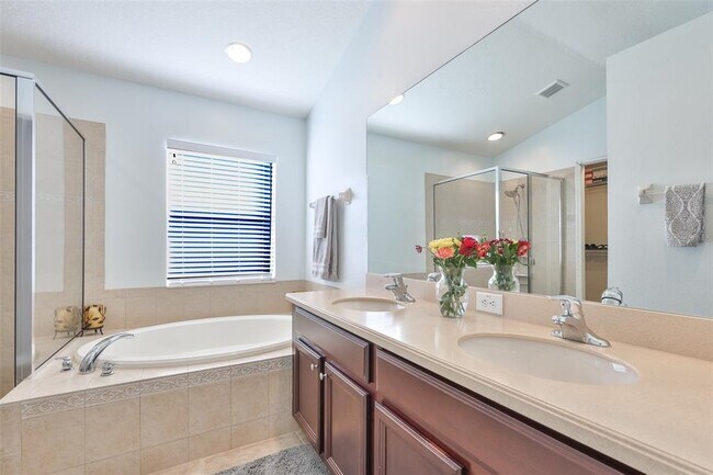 Building Photo - 823 Seminole Sky Dr