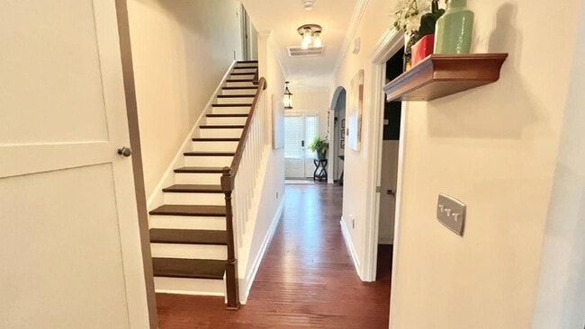 Building Photo - 3441 S Beaver Ln