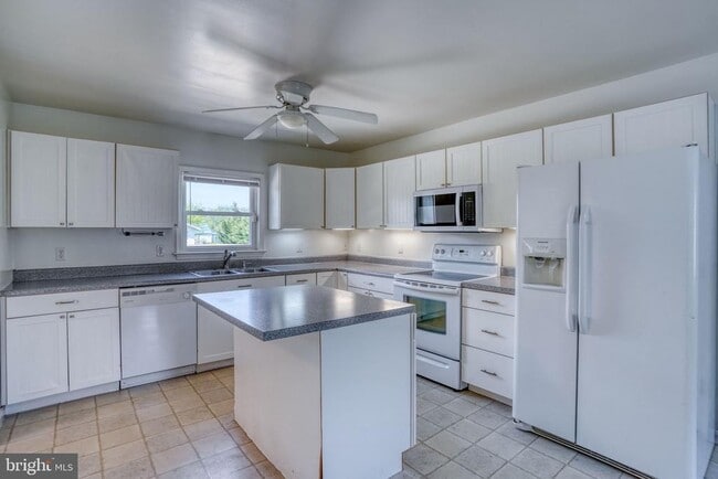 Building Photo - 441 Boyds Corner Rd