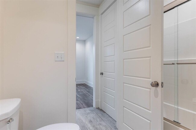 Building Photo - 414 Traditions Blvd