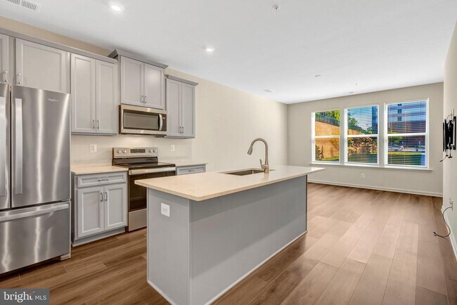 Building Photo - 2508 Neabsco Common Pl