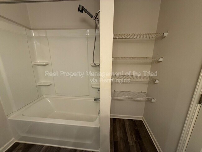 Building Photo - 3811 Bellingham Ct
