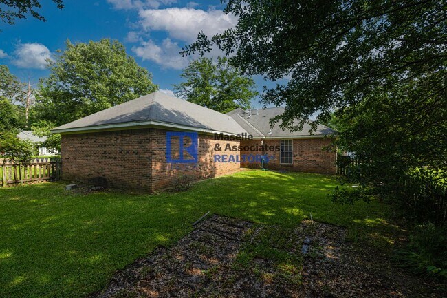 Building Photo - 3 Bed/2 Bath House on a Corner lot in Brandon