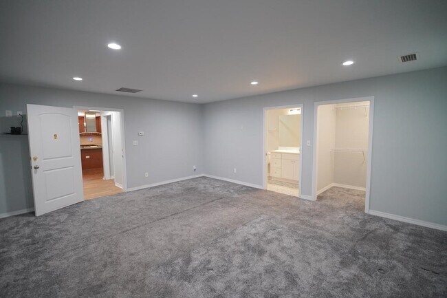 Building Photo - 1309 Domingo Dr