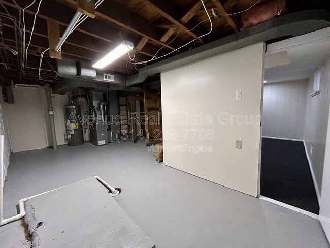 Building Photo - 7105 Circleview Dr