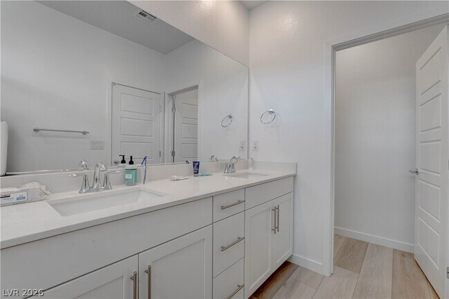 Building Photo - 904 Kings Clf Ln